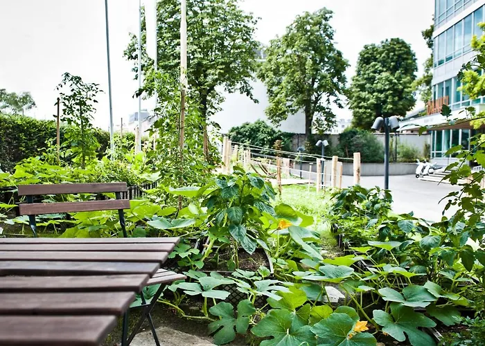 Daniel - Smart Lifestyle Near Centre Hotel 4*