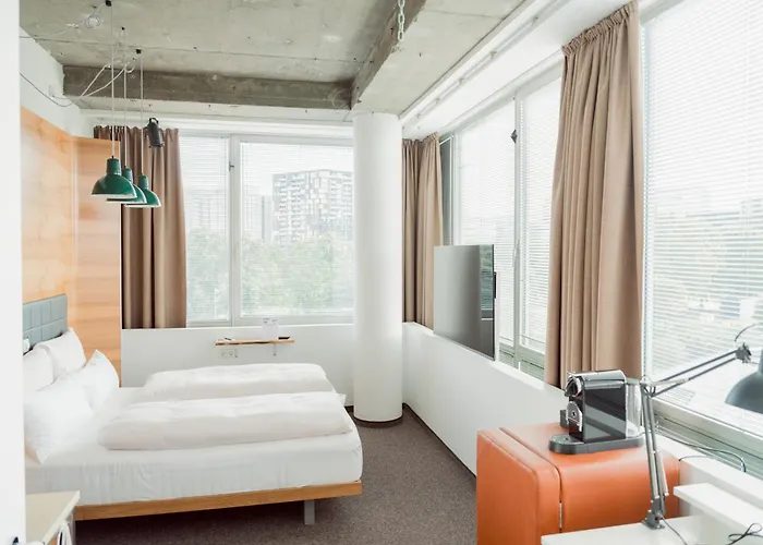 Daniel - Smart Lifestyle Near Centre Hotel 4*