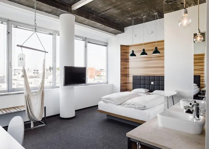 Daniel - Smart Lifestyle Near Centre Hotel 4*
