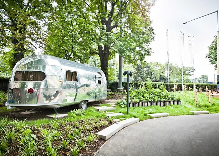 Daniel - Smart Lifestyle Near Centre 4*